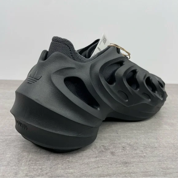 Adidas AdiFOM Q Sneakers 'Black Carbon' HP6586 Men's Size 6/Women's Size 7